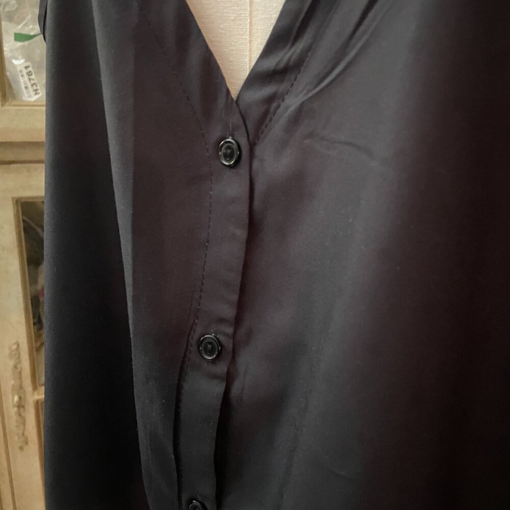 CLASSY MISSLOOK BLACK LINED V-NECK BUTTON FRONT BLOUSE XL (SEE MEASUREMENTS) - Picture 2 of 4